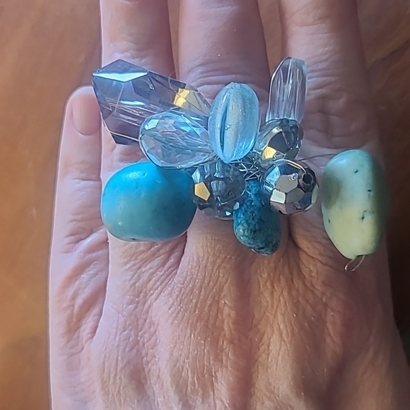 Extra large Stone stretch ring with faux green stones and beads - Picture 3 of 5